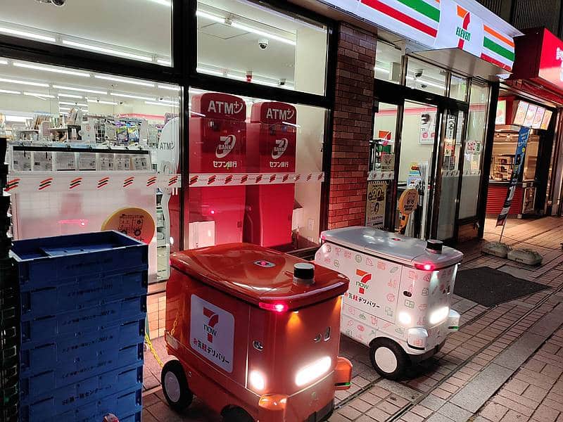 京王相模原線・南大沢駅前の「セブンイレブン南大沢駅前店」が自動配送ロボット導入店舗2店のうちの1店舗