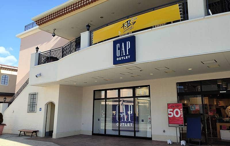 三井アウトレットパーク多摩南大沢B街区にあるGAP Outletは2025年1月13日で閉店したあと、A街区にリニューアルオープンする予定