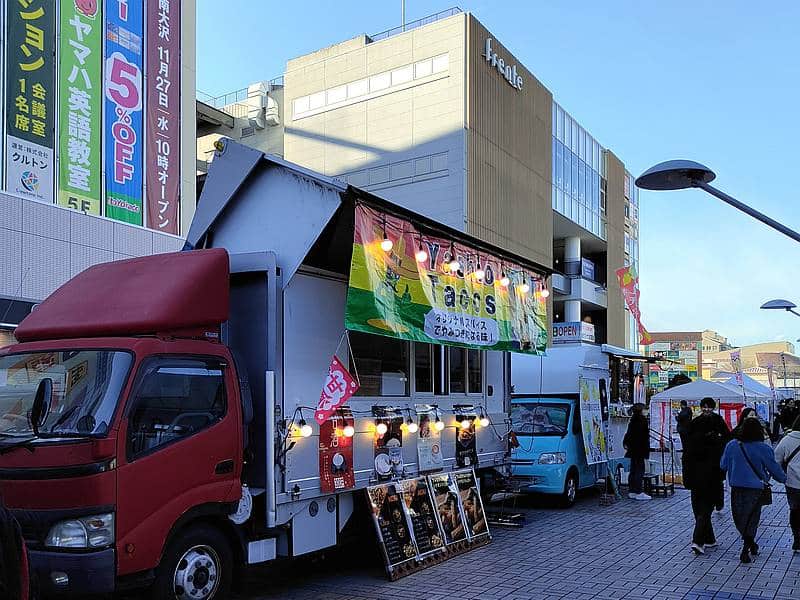 2025年1月11日にスタートした冬の南大沢マルシェ2025のキッチンカー出店の様子