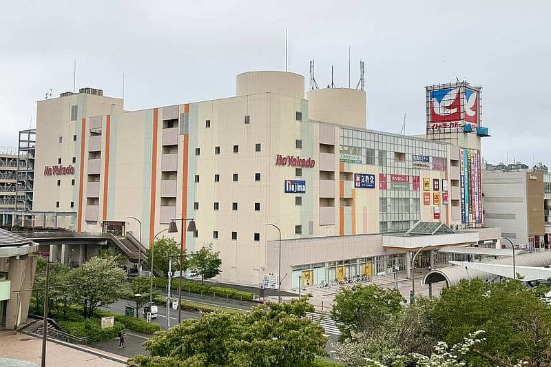 2025年5月16日時点でイトーヨーカドー南大沢店のセブン&アイホールディングスの看板部分がイトーヨーカドーの鳩マークに変更