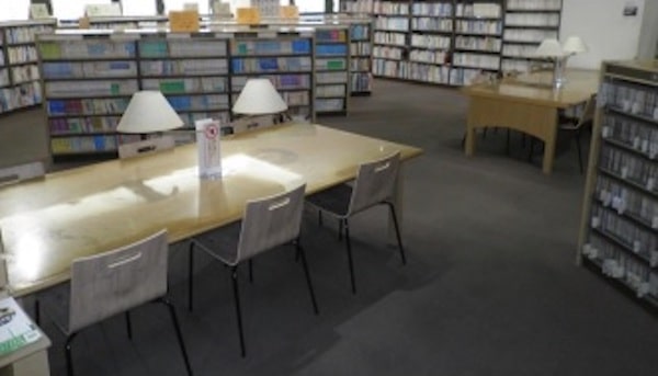 南大沢図書館で利用できる自習席