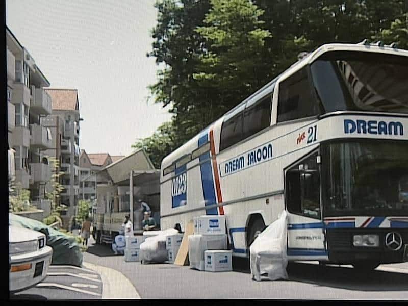 誰にも言えないで山田麻利夫がベルコリーヌ南大沢に暮らす主人公の隣の部屋に引っ越し