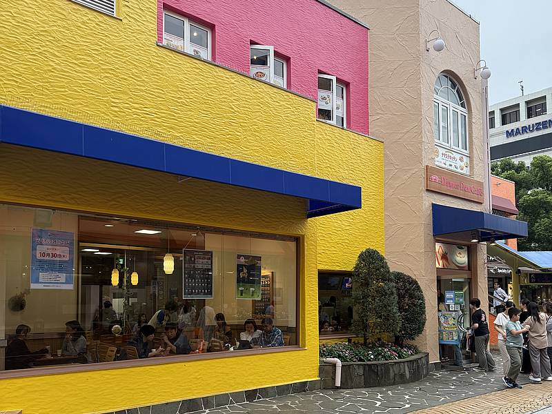 2025年10月30日に閉店することを発表したディッパーダンでは週末には多くのお客さんが来店し、お店の外まで行列に