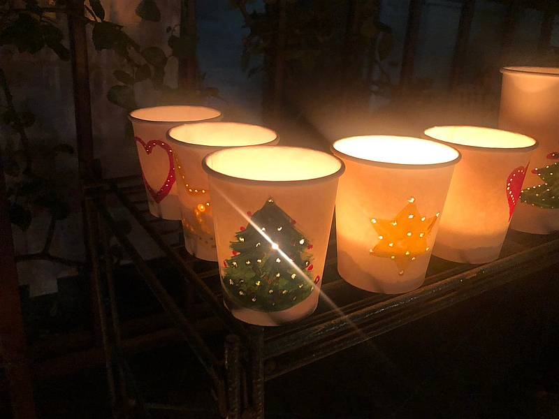 大栗川キャンドルリバーで火が点灯したキャンドル