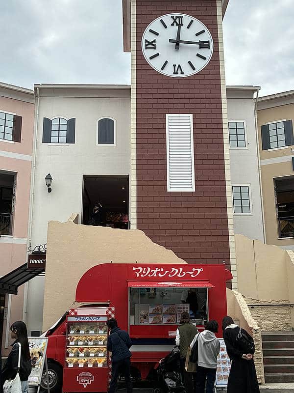 三井アウトレットパーク多摩南大沢に2025年11月6日から21日に、普段「MOMI&TOY'S」のクレープ屋があるところに出店