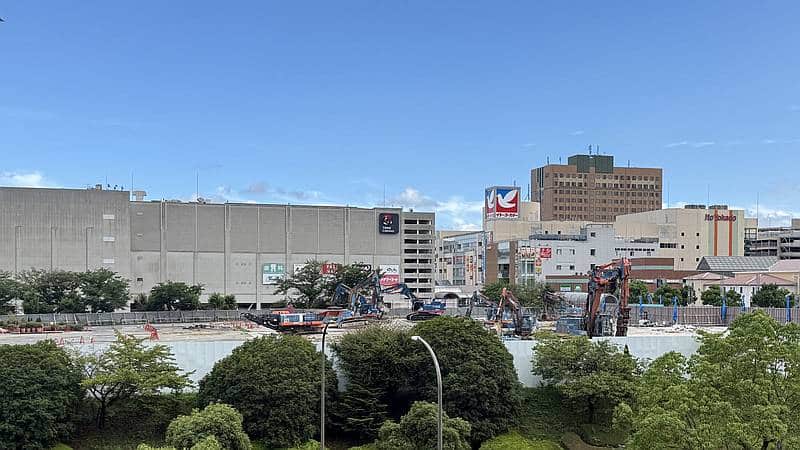 三井アウトレットパーク多摩南大沢B街区の2025年7月ごろの解体工事の様子