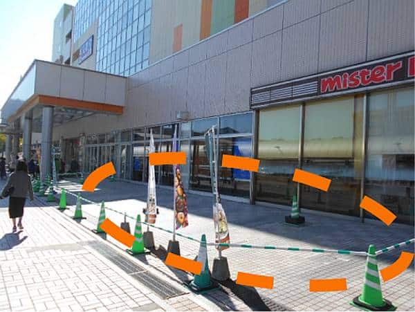 2025年11月22日に行われるLOMBYの次世代自動走行ロボット体験会の開催場所はイトーヨーカドー南大沢店前のスペース