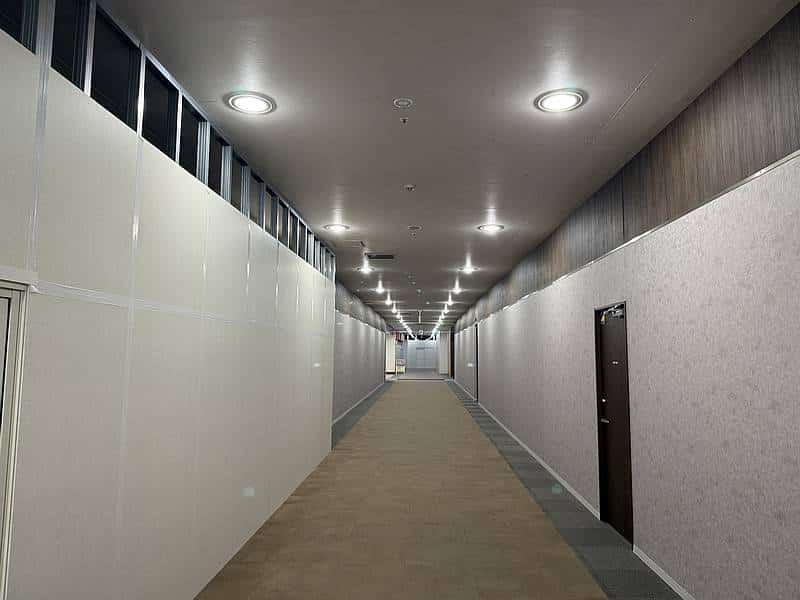 クロスガーデン多摩は定期借地契約の契約終了期間が近づいており、店舗3階エリアは空きテナントが多く存在