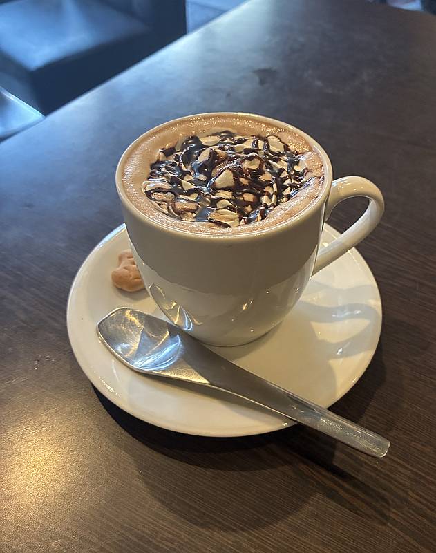 南大沢2丁目にあるカフェ「しょこら亭」で人気No1のドリンク「ショコラテ」