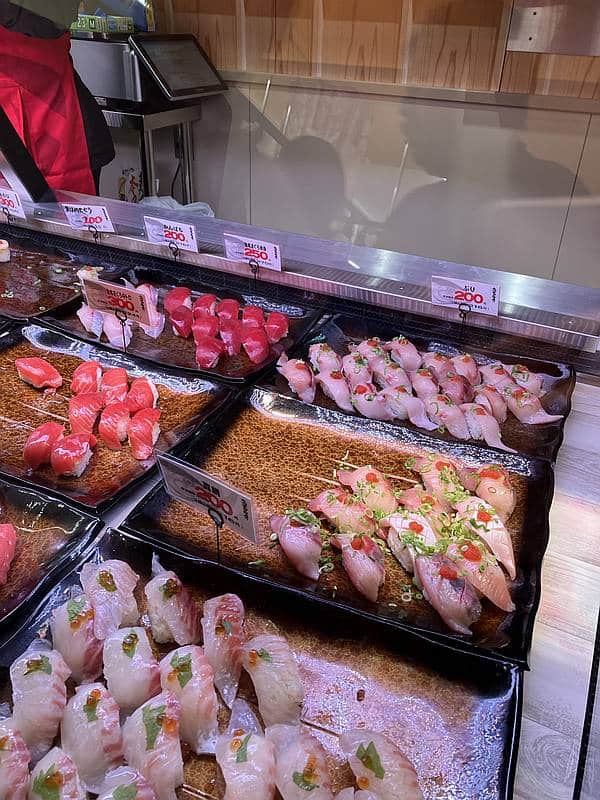 ロピア町田多摩境ミスターマックス店ではオープンセールでお寿司のバイキングが実施その2