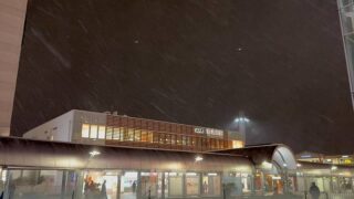 2026年1月2日の夜に、東京都八王子市の南大沢エリアにおいて初雪の降雪が観測