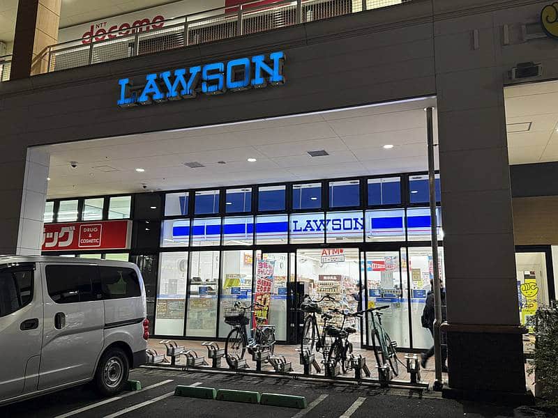 フォレストモール南大沢にある大手コンビニは10年以上にわたって南大沢の買い物を支える店舗に