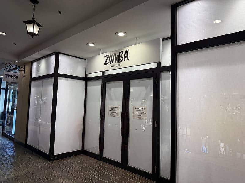 ZUMBA OUTLETには日本初のアウトレットショップとして、ZUMBA用ウエアやアイテム、スポーツウエアが販売される予定