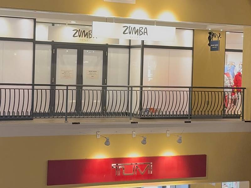 ZUMBAアウトレットがオープンするA街区2階の236区画は、以前までラグビーウェアなどを扱う「カンタベリー オブ ニュージーランド」が営業していた場所