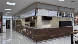 2026年3月29日にココリア多摩センターの地下1階フードコートを訪ねたところ、ラーメン店「ちゃーしゅーや武蔵 FCココリア多摩センター店」が、2026年3月下旬に閉店していたことが判明