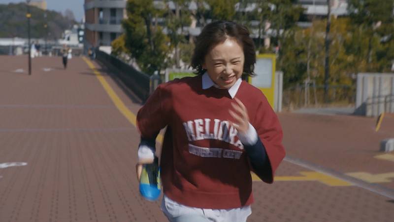 2026年4月7日に放送されたTBS火曜ドラマ「時すでにおスシ」の第1話では多摩センターの中央図書館やクロスガーデン多摩があるレンガ坂もロケ地に