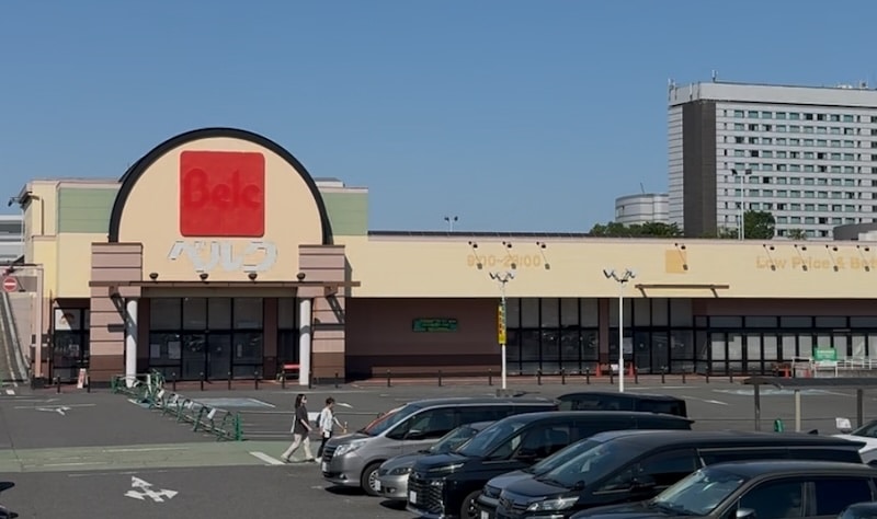 2026年5月末にぐりーんうぉーく多摩で閉店したスーパー、ベルクを訪ねたところ、看板の文字も取り外し