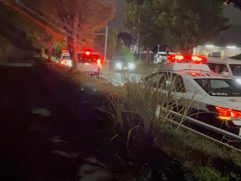 2026年6月23日(火)の夜20時過ぎに、八王子市鑓水の多摩美術大学周辺にパトカー合計3台出動し、停車