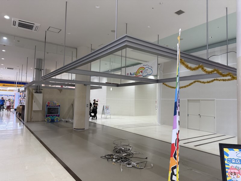 アソビニムチュウ2号店は2026年7月5日閉店とお知らせされていたが、1日前の時点ですでにゲーム筐体はすべて撤去済みで閉店状態