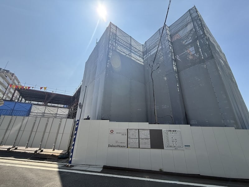ナップス跡地の奥側(北側)では、大和ハウスが老人ホームを建設中